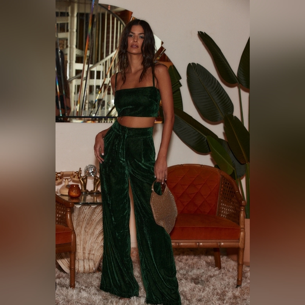 12th tribe green velvet trousers size medium NWT